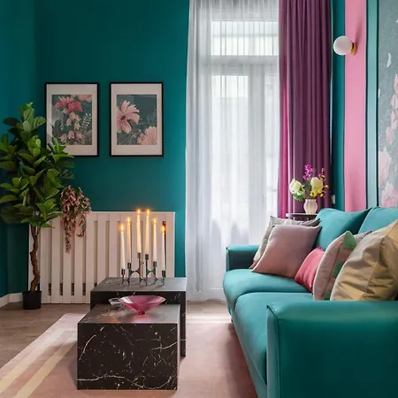 Holt - Flowers In Wonderland * Бухарест