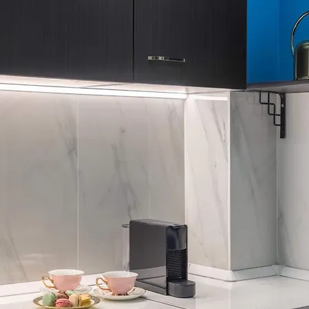 Holt - Flowers In Wonderland Бухарест