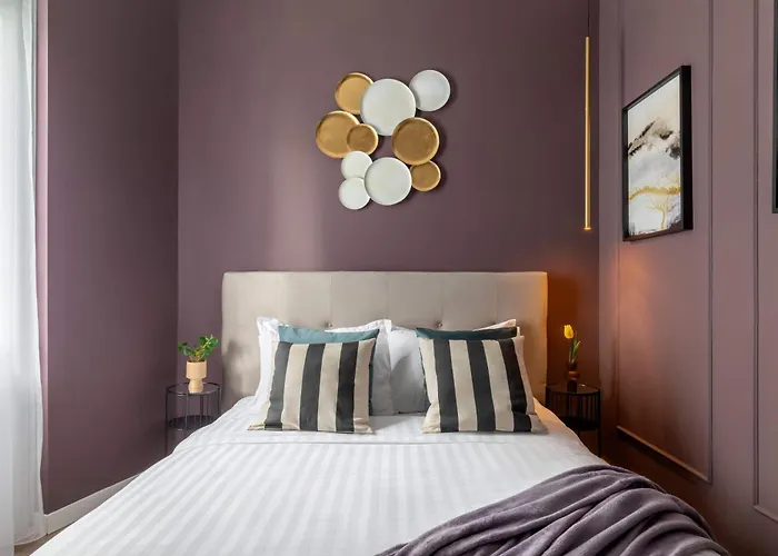 Appartement Holt - Flowers In Wonderland Boekarest