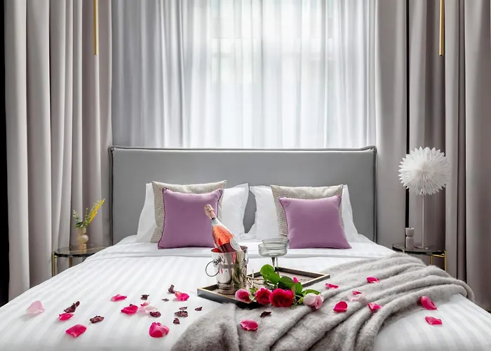 Holt - Flowers In Wonderland Appartement