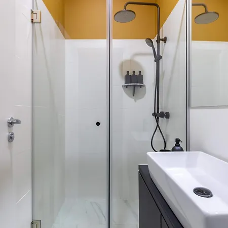 Holt - Flowers In Wonderland * Bucarest