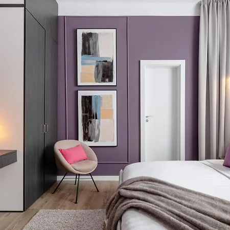 Holt - Flowers In Wonderland * Bucarest