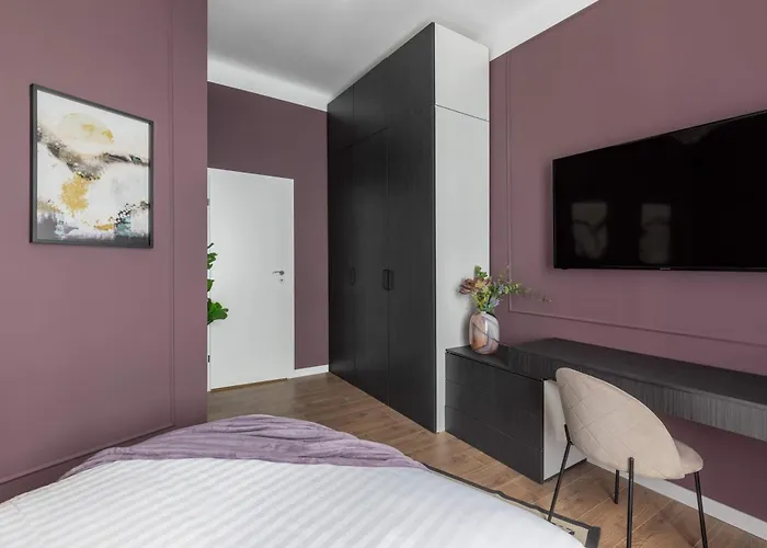 Holt - Flowers In Wonderland Apartment Bucharest