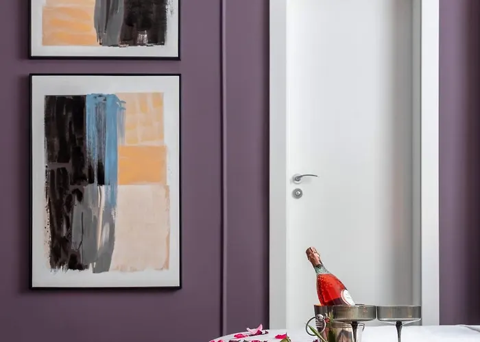 Holt - Flowers In Wonderland *