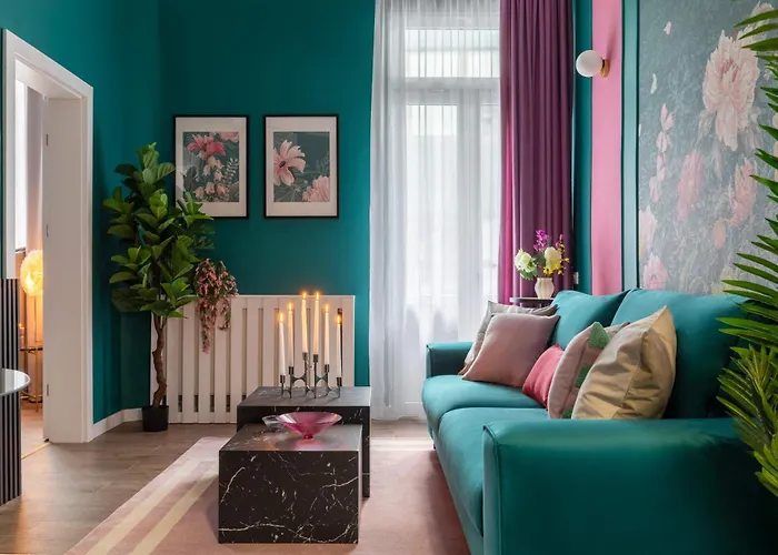 Holt - Flowers In Wonderland * Bucharest