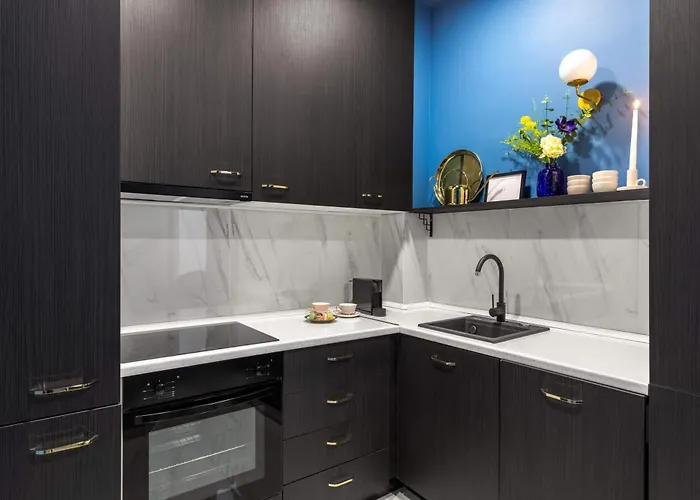 Holt - Flowers In Wonderland Bucarest