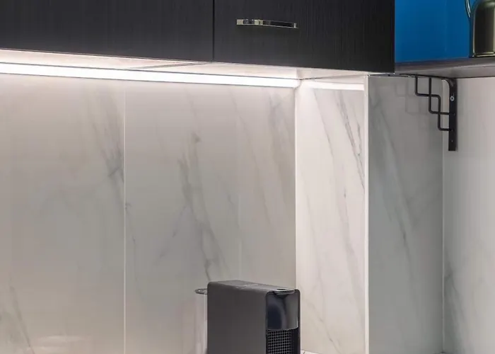 Holt - Flowers In Wonderland Bucharest