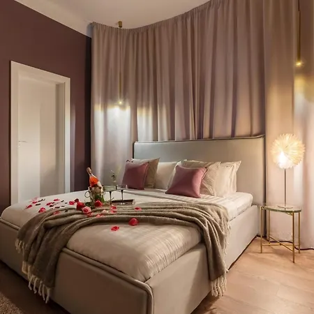 Apartman Holt - Flowers In Wonderland Bukarest