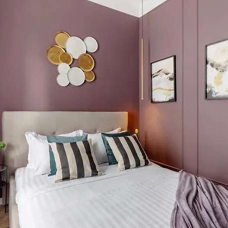 Apartment Holt - Flowers In Wonderland *