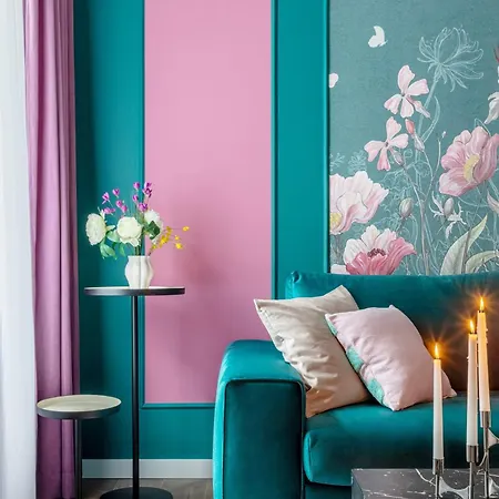 Holt - Flowers In Wonderland Apartment *
