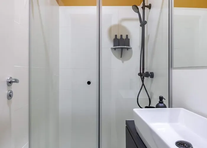 Holt - Flowers In Wonderland * Bukarest